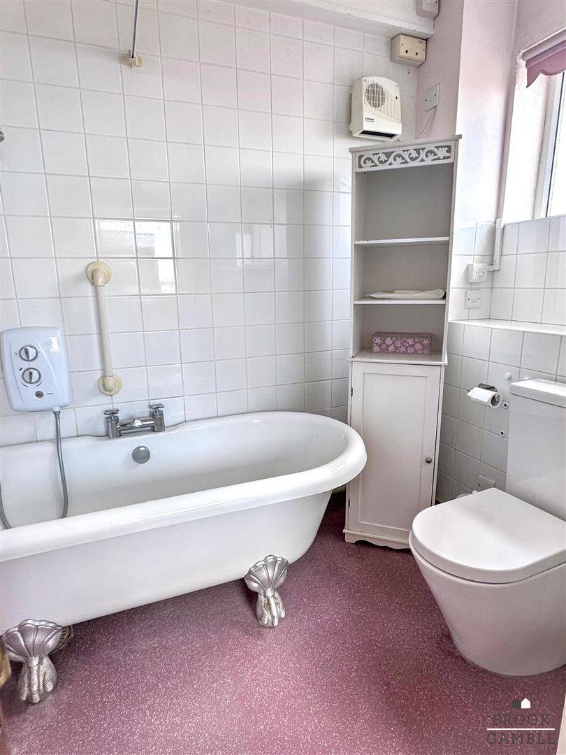 1 Bedroom Flat. Old Orchard Road in Eastbourne,  12